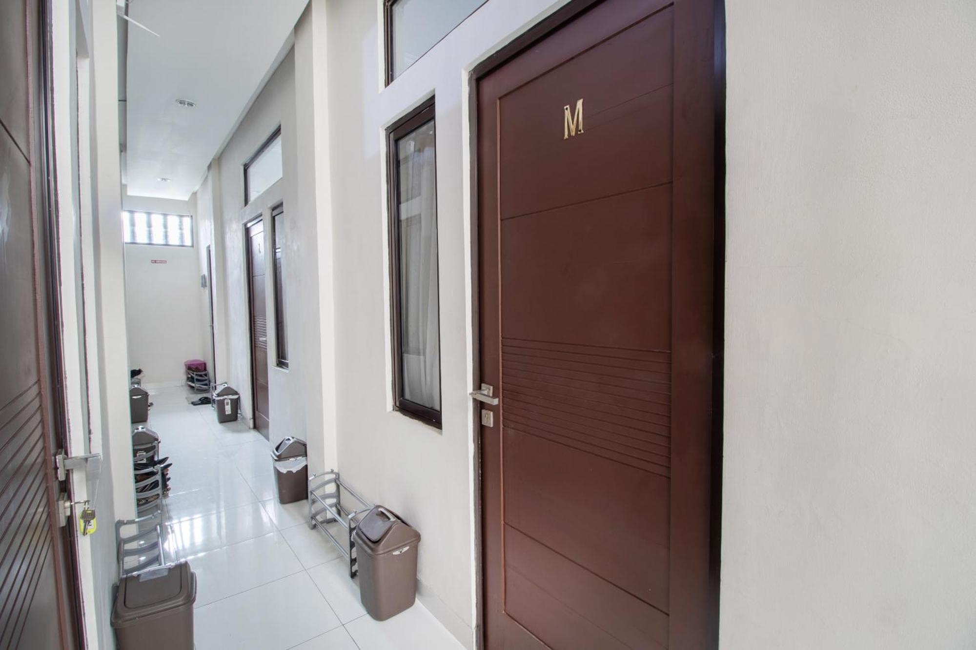 Oyo 3253 Sofia Residence Telukjambe Exterior photo