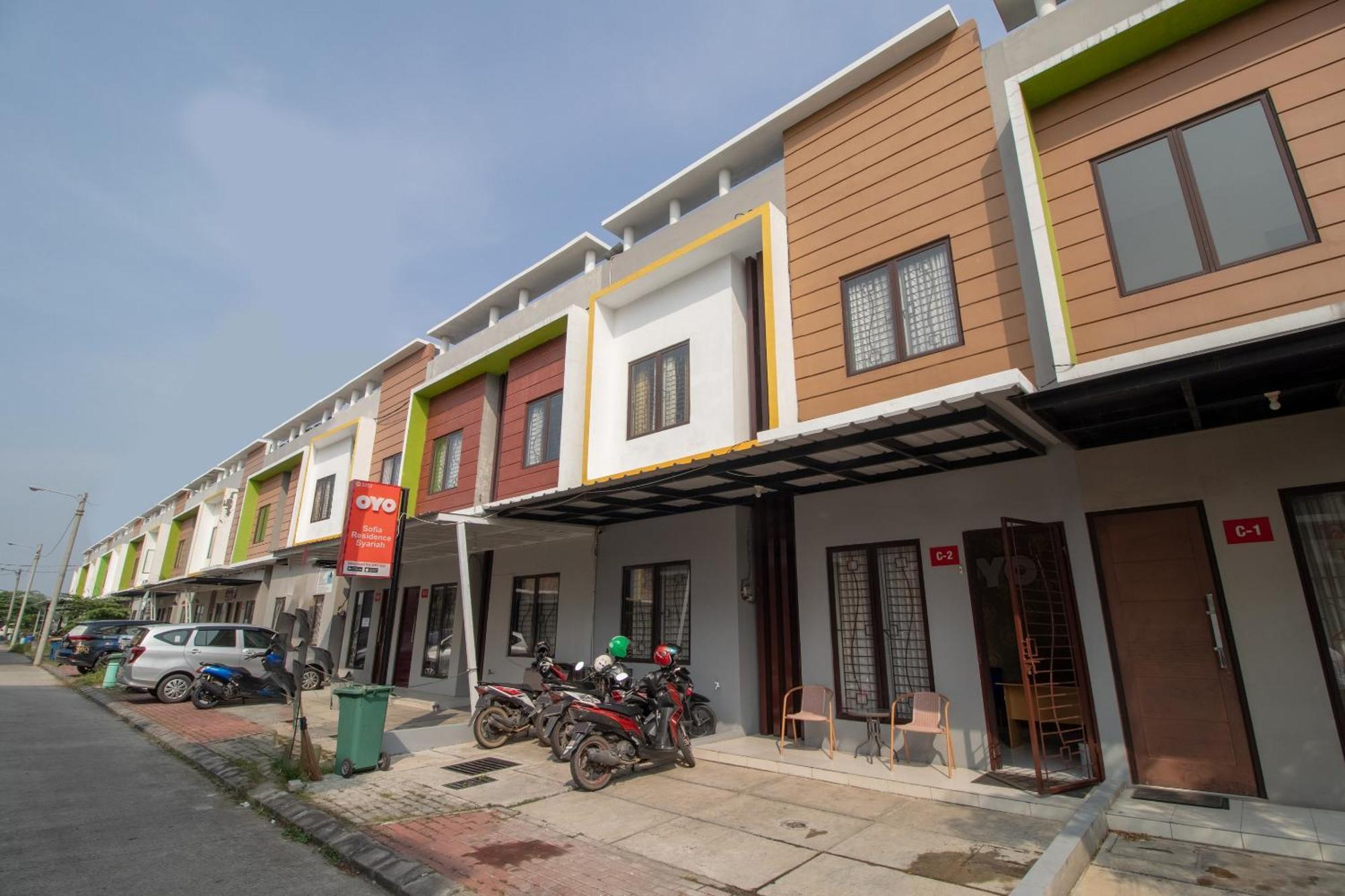 Oyo 3253 Sofia Residence Telukjambe Exterior photo